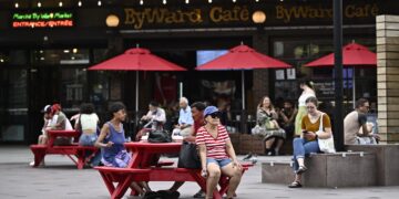 Canadians Spending Less Time With Friends — Creative Ways People Are Staying Close in 2026